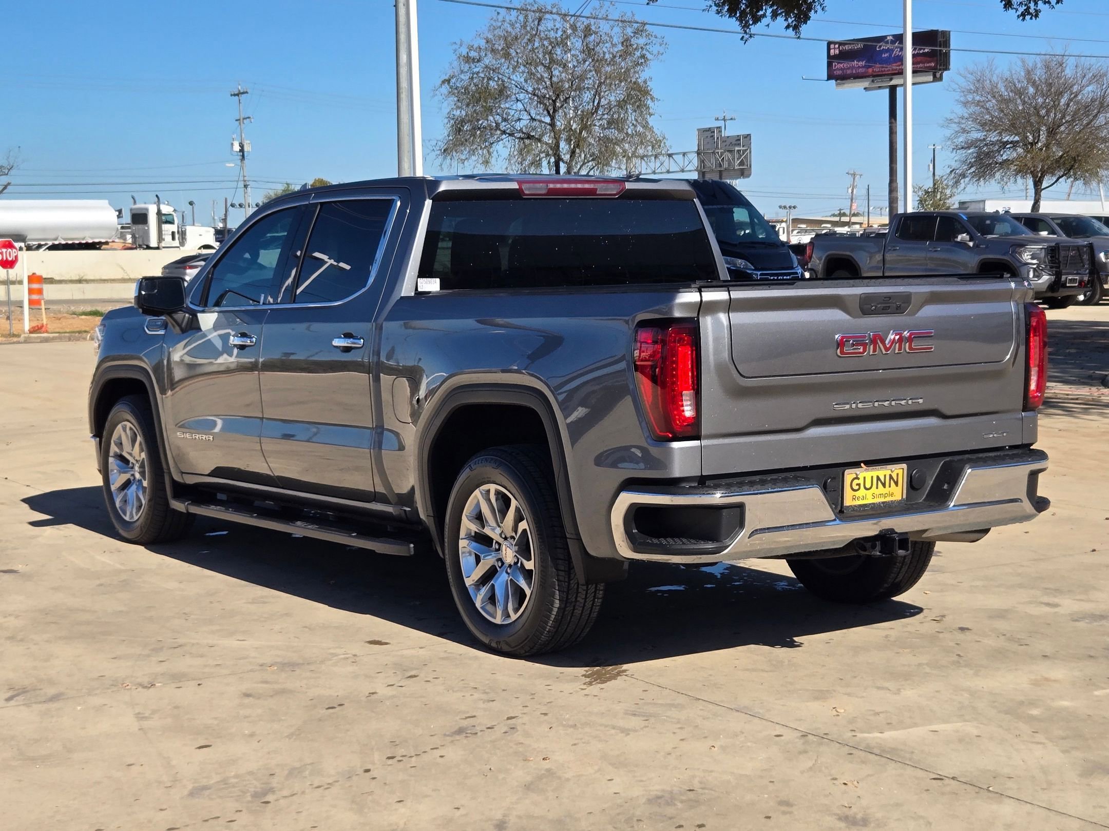 2021 Gmc Sierra 1500 SLT photo 3