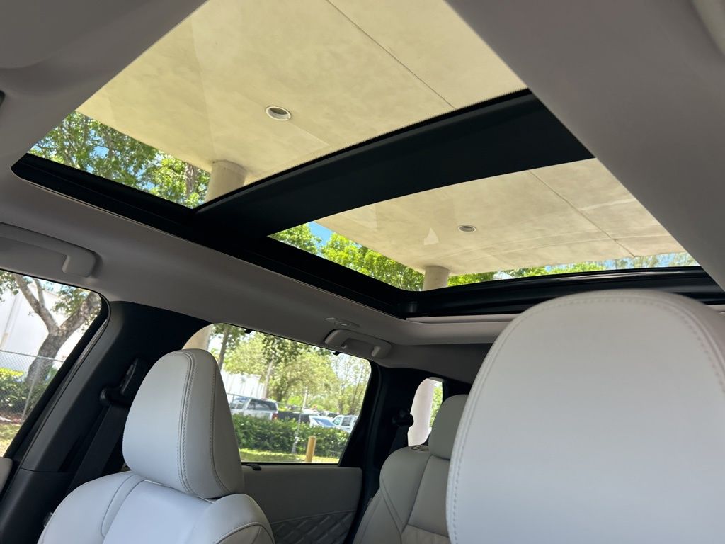 2025 Mitsubishi Outlander PHEV SEL Platinum photo 20