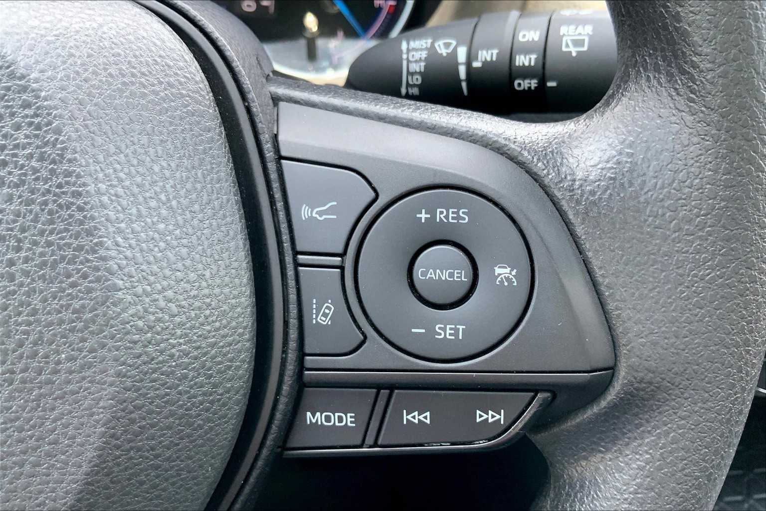 2024 Toyota RAV4 Hybrid photo 18