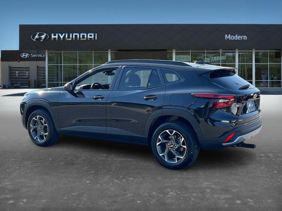 2024 Chevrolet Trax LT photo 3