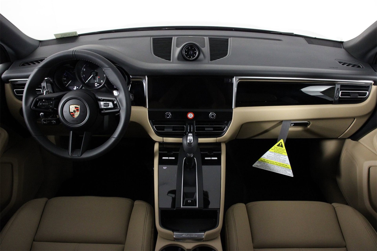 2025 Porsche Macan T photo 11