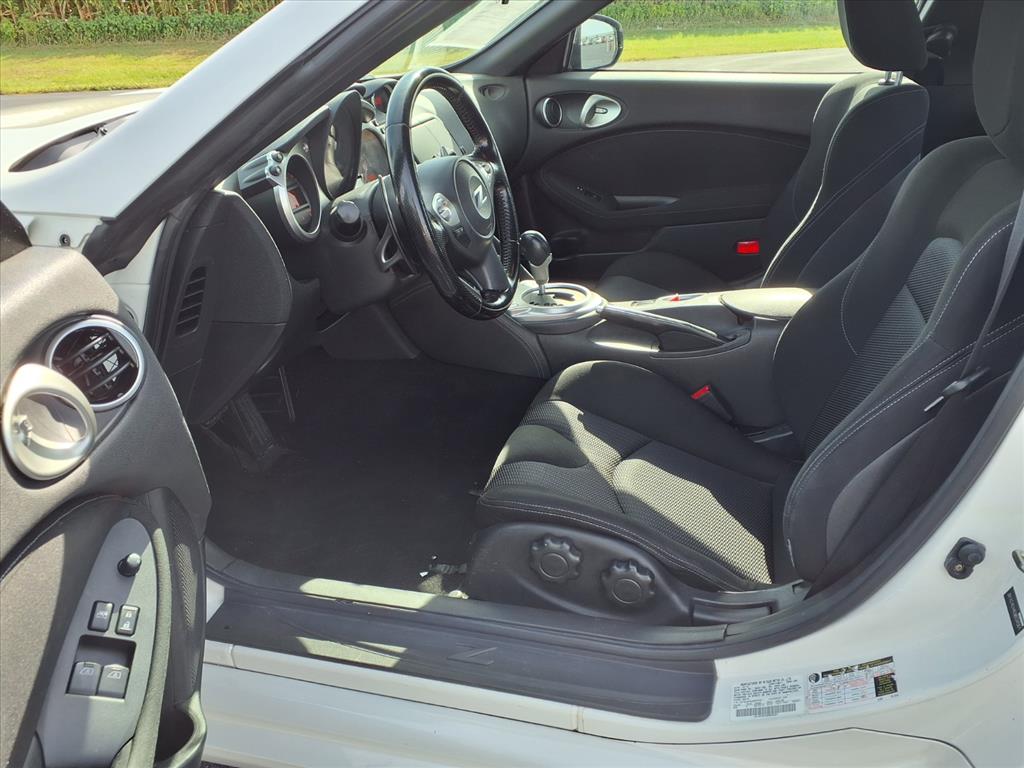 2014 Nissan 370Z Base photo 13