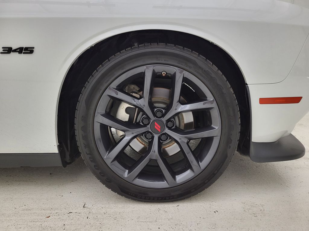 2023 Dodge Challenger R/T photo 10