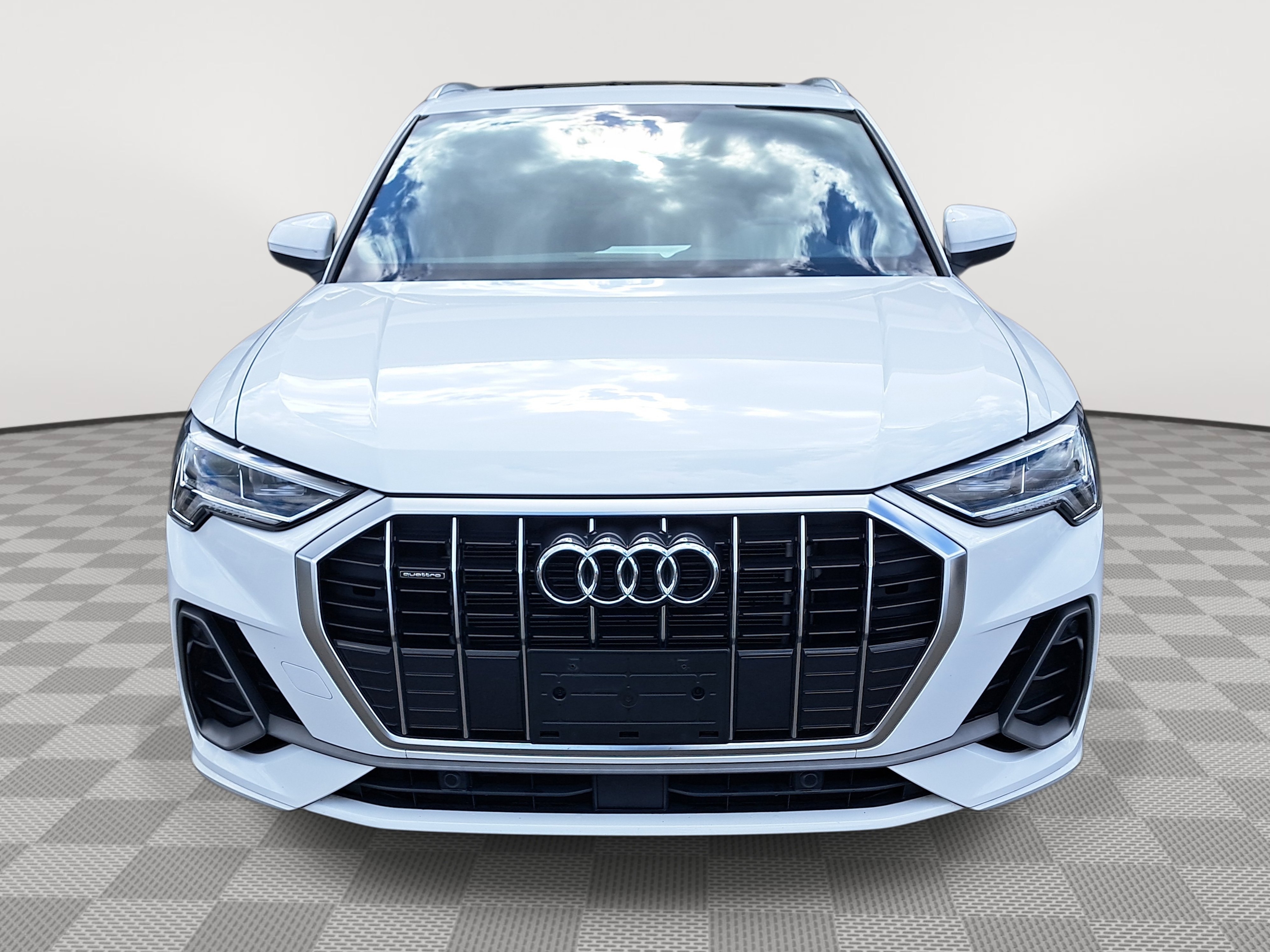 2024 Audi Q3 S line Premium photo 2