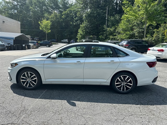 2025 Volkswagen Jetta SE photo 4