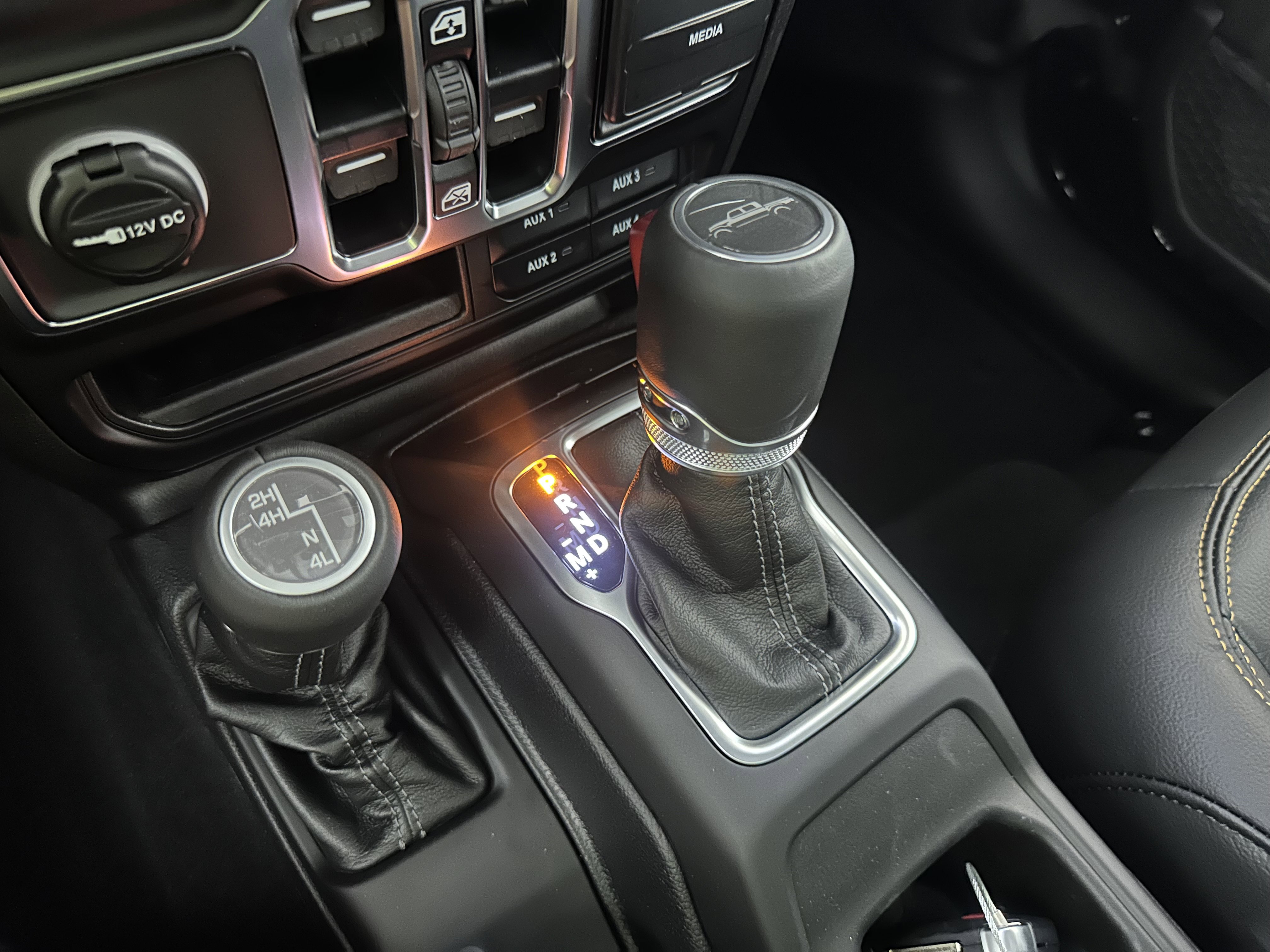 2025 Jeep Gladiator Sport photo 9