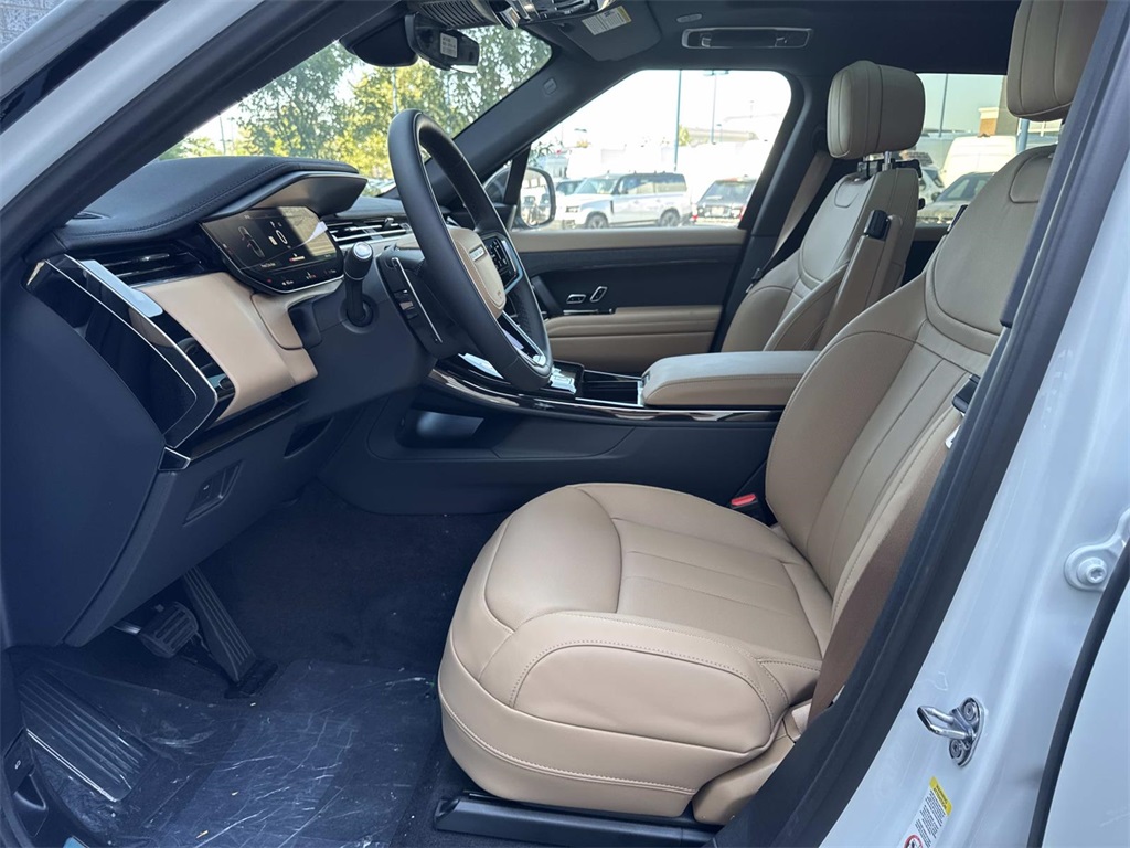 2025 Land Rover Range Rover Sport SE photo 20