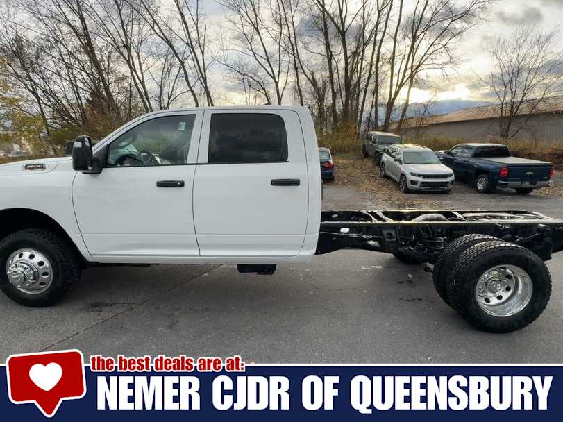2026 Ram 3500 Tradesman photo 4