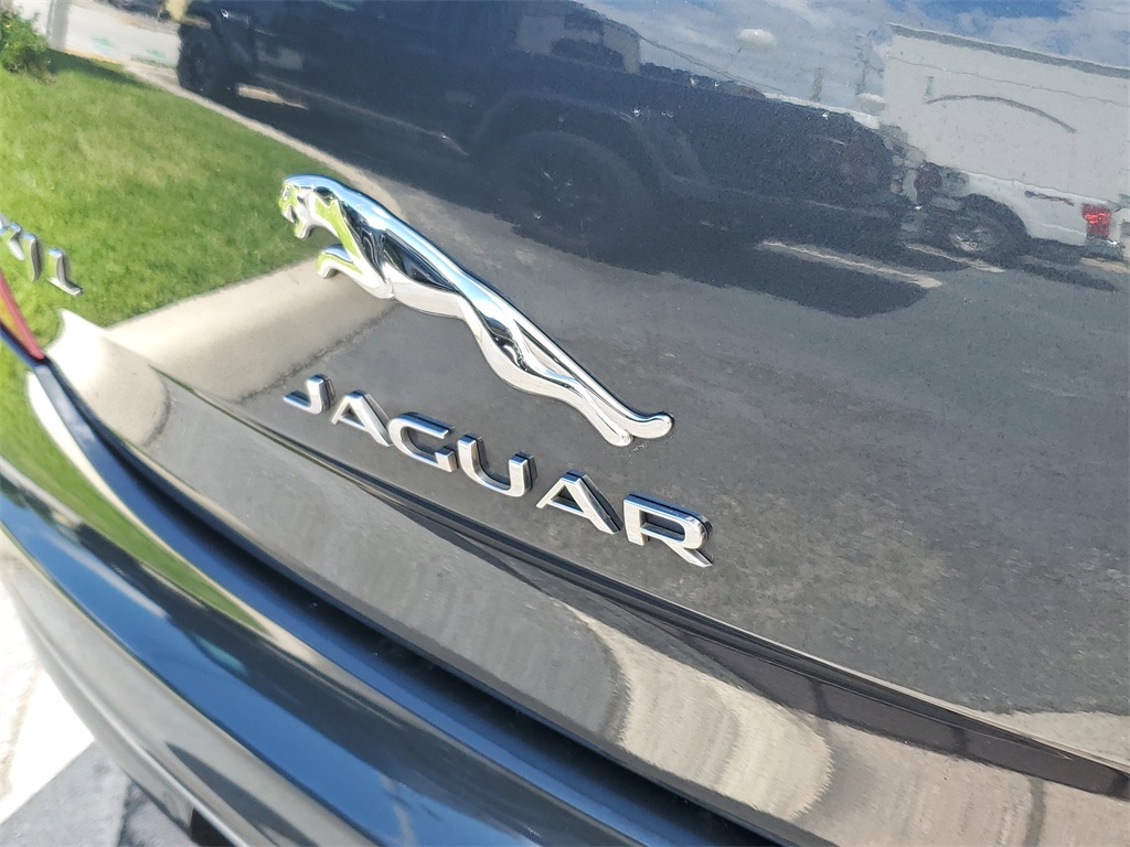 2019 Jaguar XJ Supercharged photo 9