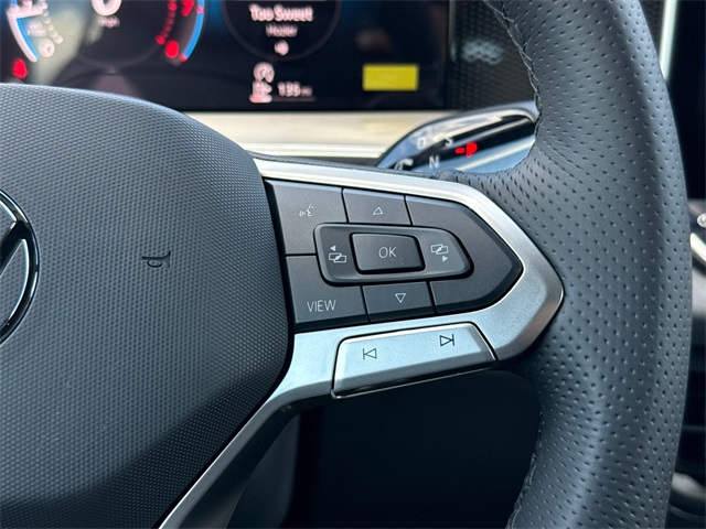 2025 Volkswagen Tiguan SE R-Line Black photo 25