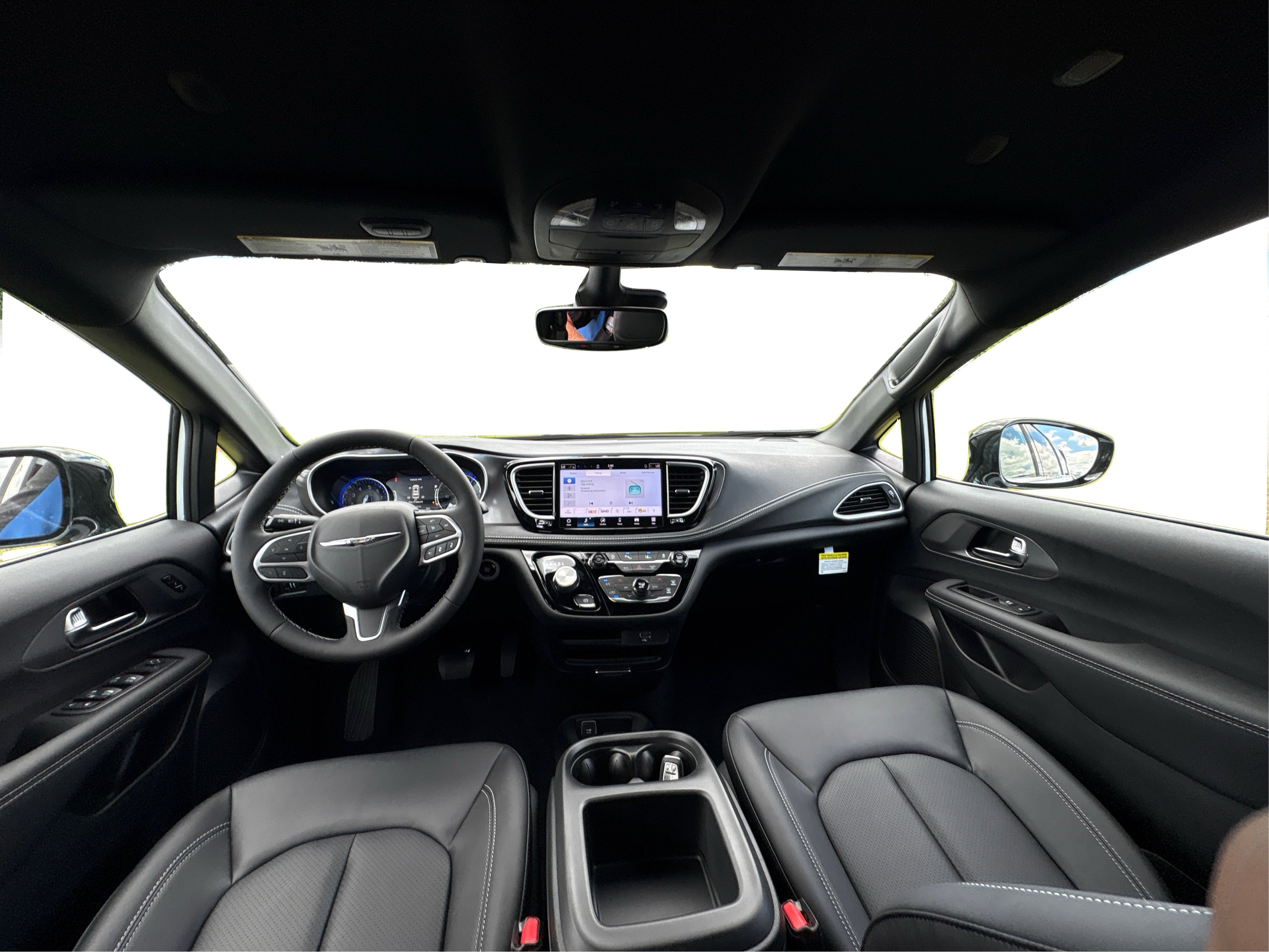 2026 Chrysler Pacifica photo 19