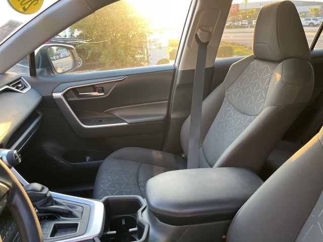 2024 Toyota RAV4 XLE photo 8
