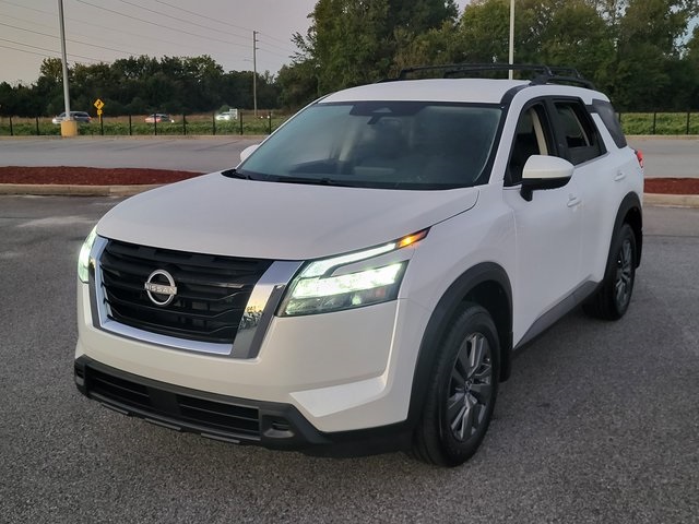 2025 Nissan Pathfinder SV photo 2