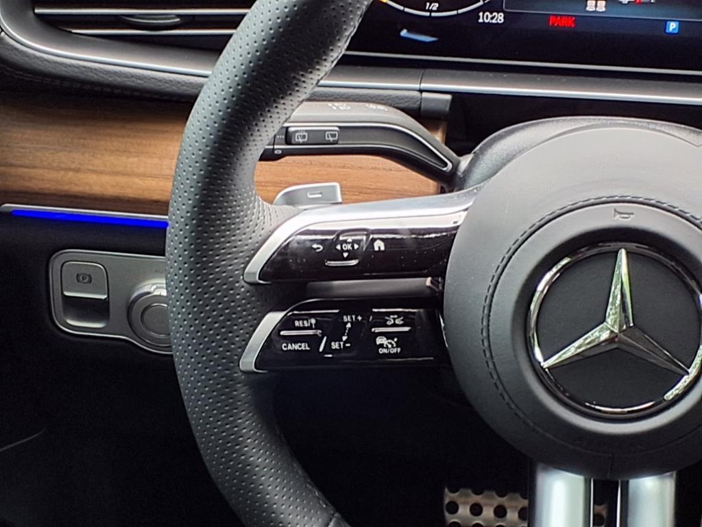 2025 Mercedes Benz GLS 450 4MATIC photo 14
