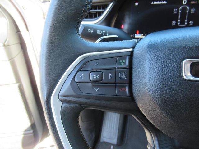 2023 Jeep Grand Cherokee Altitude photo 17