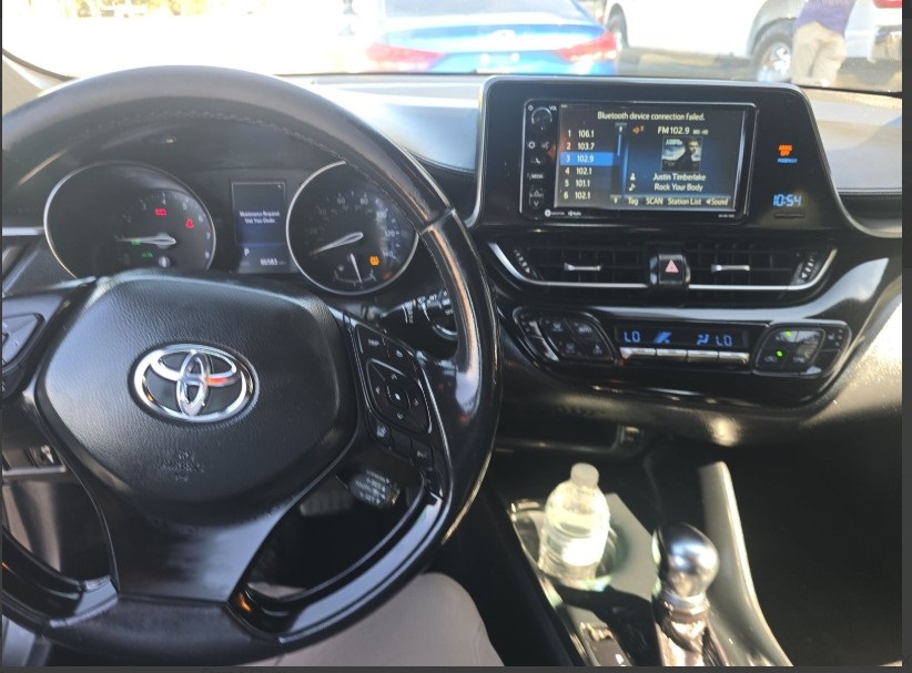 2018 Toyota C-HR XLE Premium photo 11