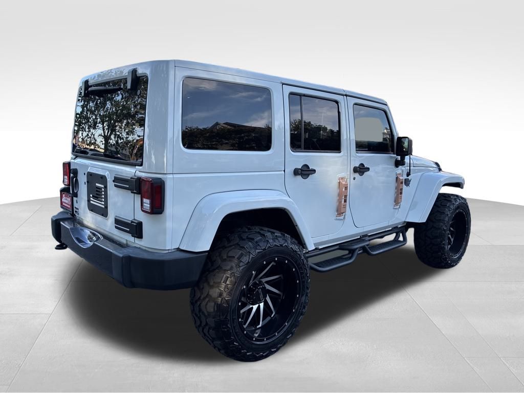 2017 Jeep Wrangler Unlimited Sahara photo 5