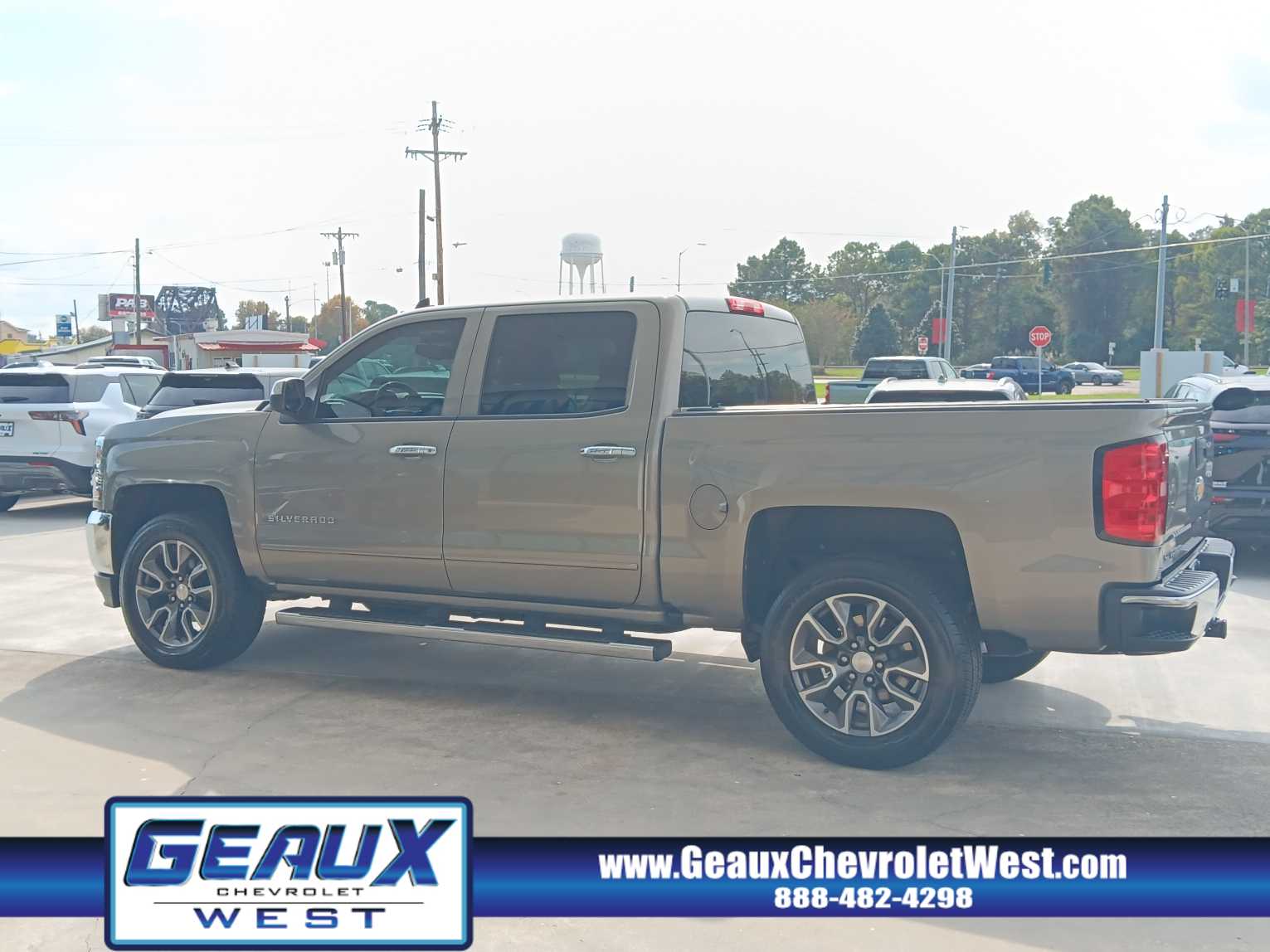 2017 Chevrolet Silverado 1500 LT photo 4