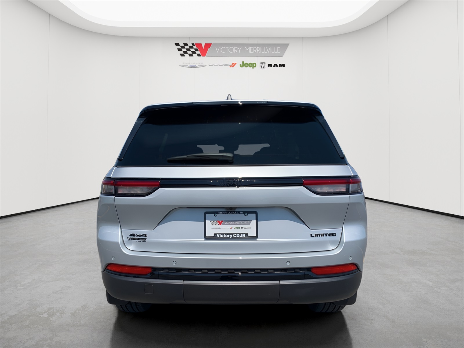 2025 Jeep Grand Cherokee Limited photo 3