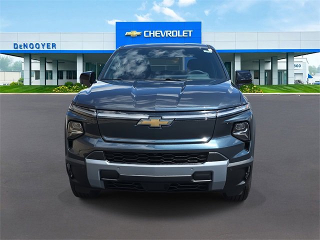 2025 Chevrolet Silverado EV LT photo 2