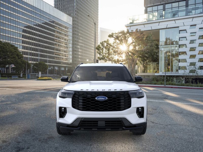 2026 Ford Explorer ST-Line photo 4