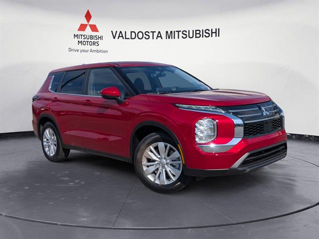 2025 Mitsubishi Outlander ES's photo