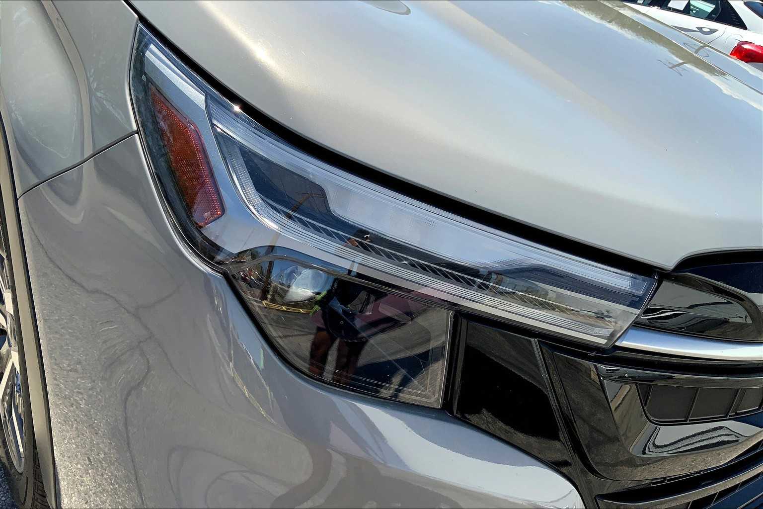 2025 Subaru Forester Touring photo 24