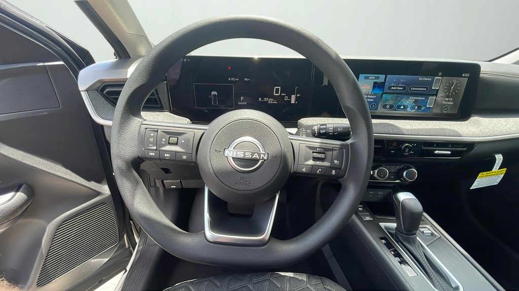 2025 Nissan Kicks SV photo 11