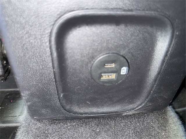 2022 Ford Escape SEL photo 23