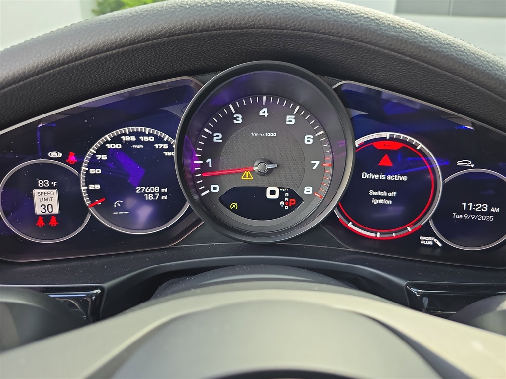 2023 Porsche Panamera Platinum photo 24
