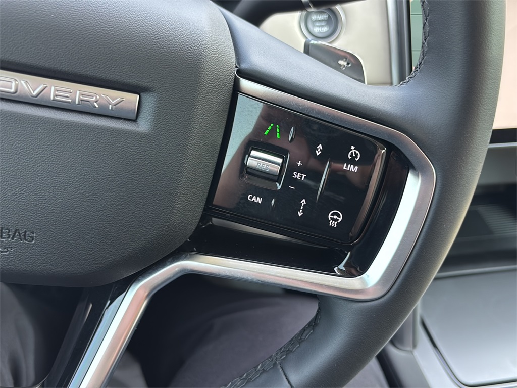 2025 Land Rover Discovery Sport S photo 21