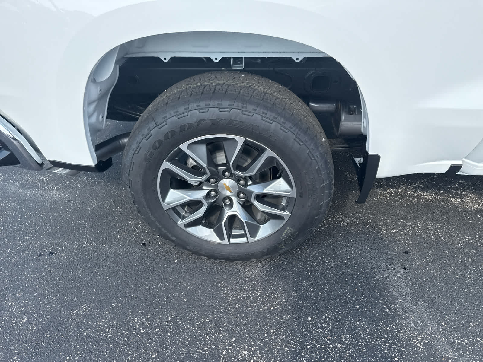 2025 Chevrolet Silverado 1500 LT photo 12