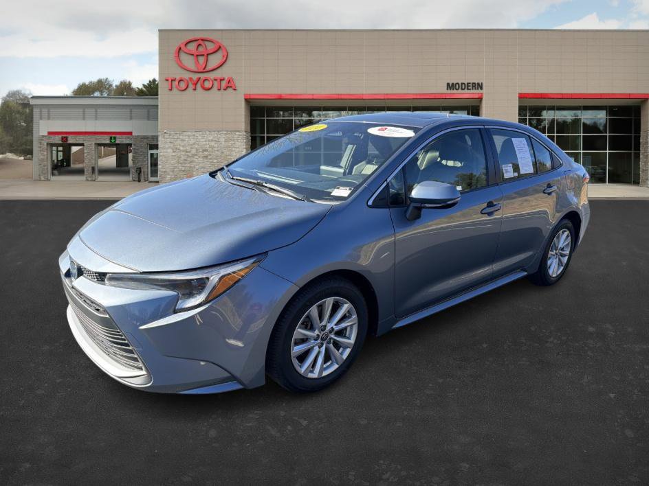 2024 Toyota Corolla XLE's photo