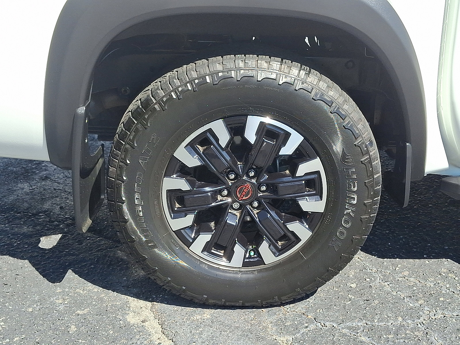 2022 Nissan Frontier Crew Cab PRO-X photo 8