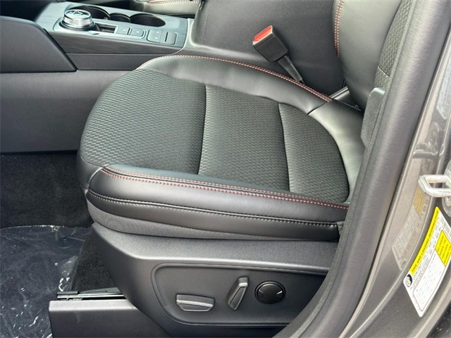 2025 Ford Escape ST-Line photo 10