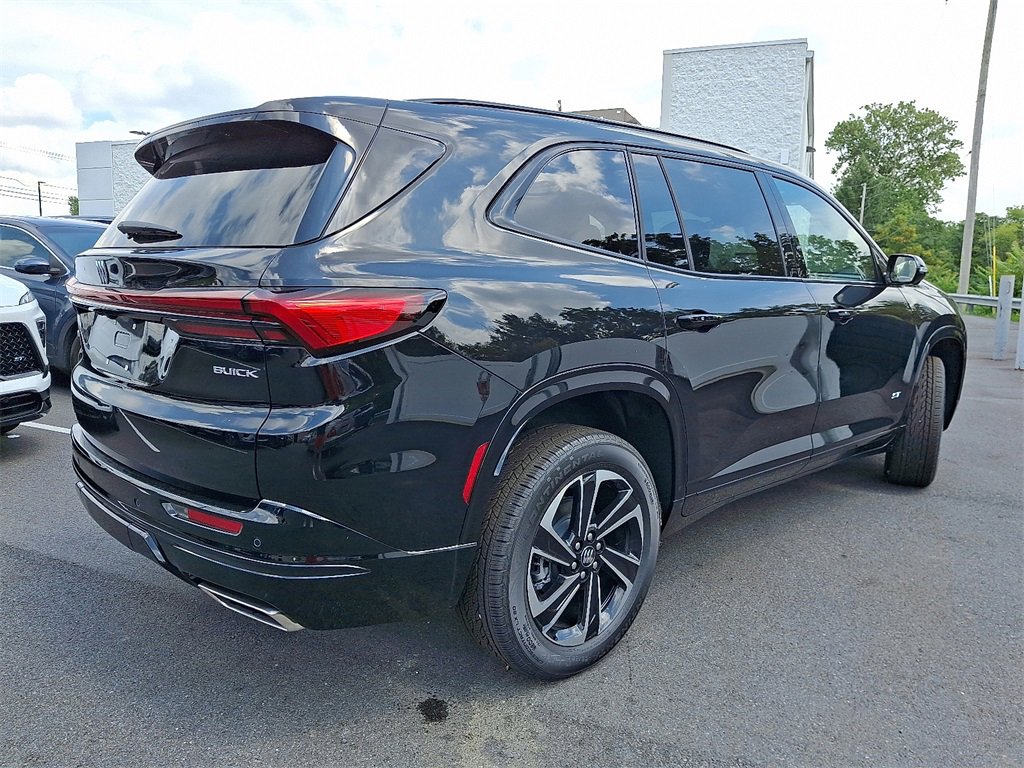 2025 Buick Enclave Sport Touring photo 2