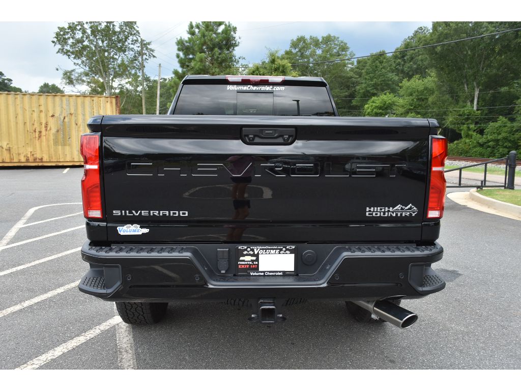 2025 Chevrolet Silverado 2500HD High Country photo 4