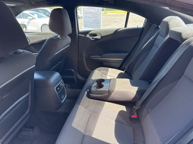 2016 Dodge Charger SE photo 15