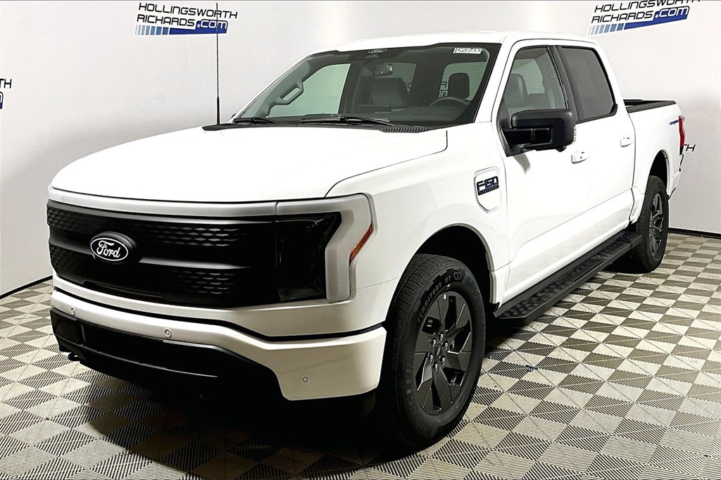 2025 Ford F-150 Lightning Flash's photo