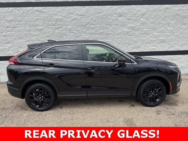 2025 Mitsubishi Eclipse Cross LE photo 2