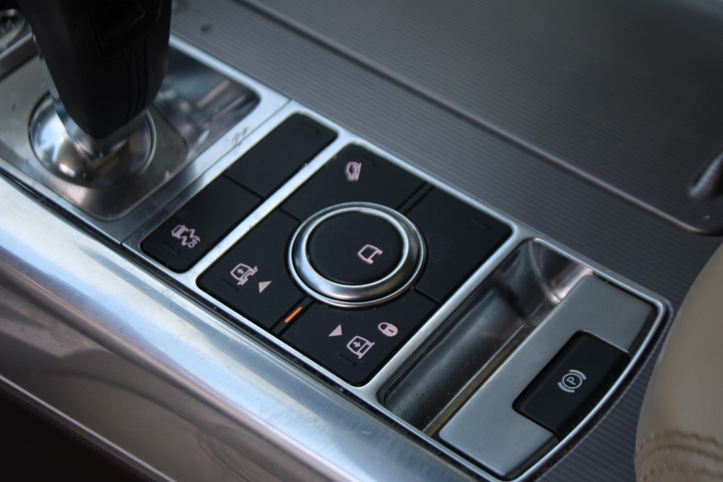 2018 Land Rover Range Rover Sport HSE photo 25