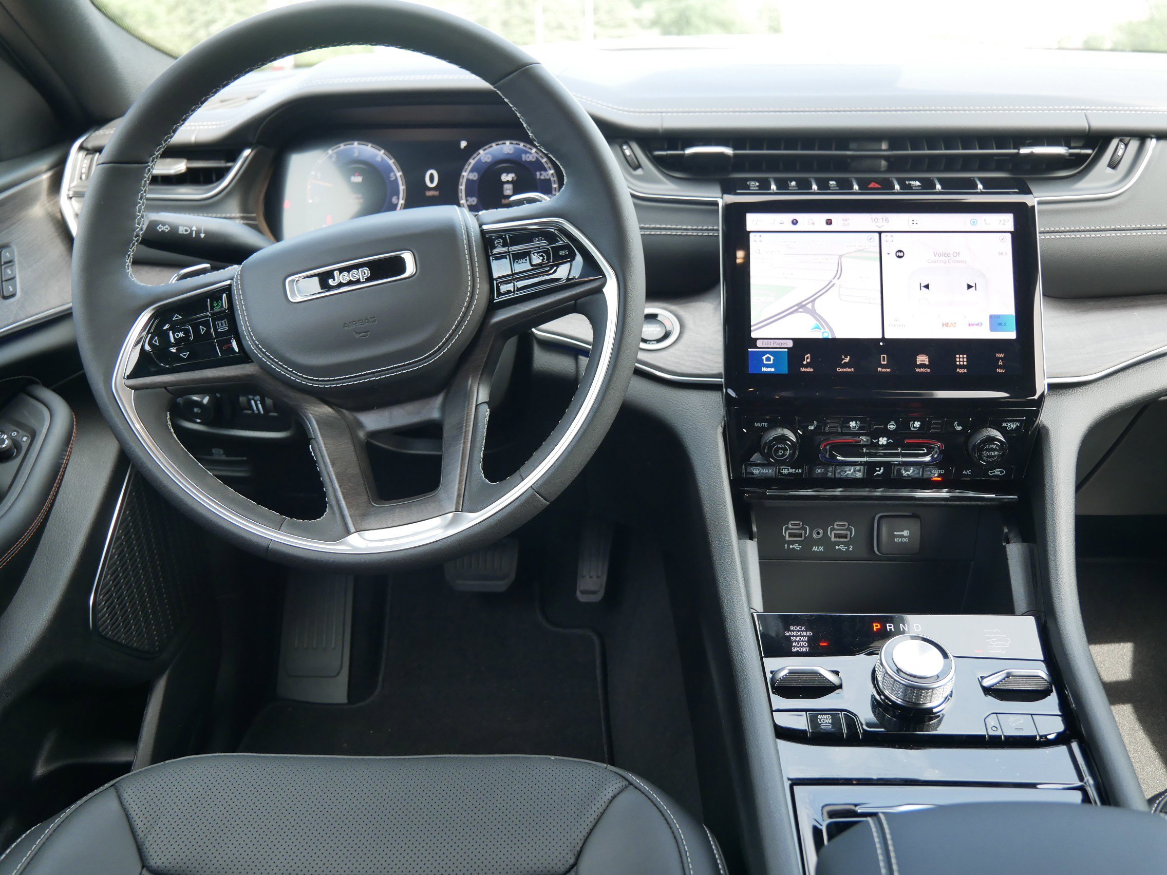 2025 Jeep Grand Cherokee Overland photo 10