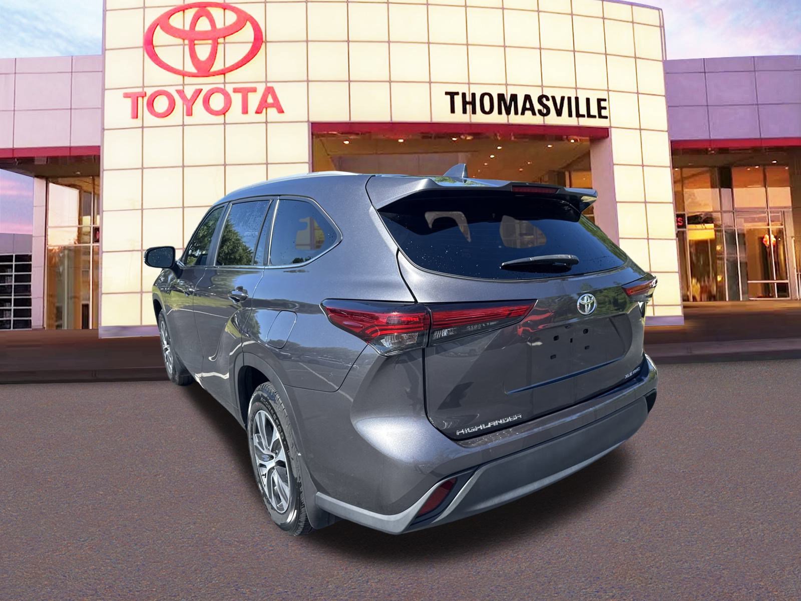 2023 Toyota Highlander XLE photo 7