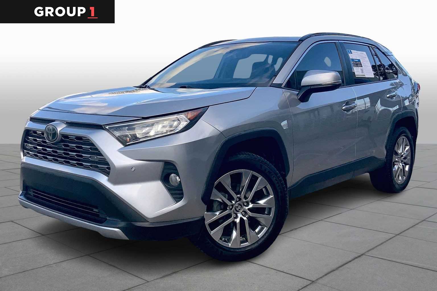 2019 Toyota RAV4 Limited's photo