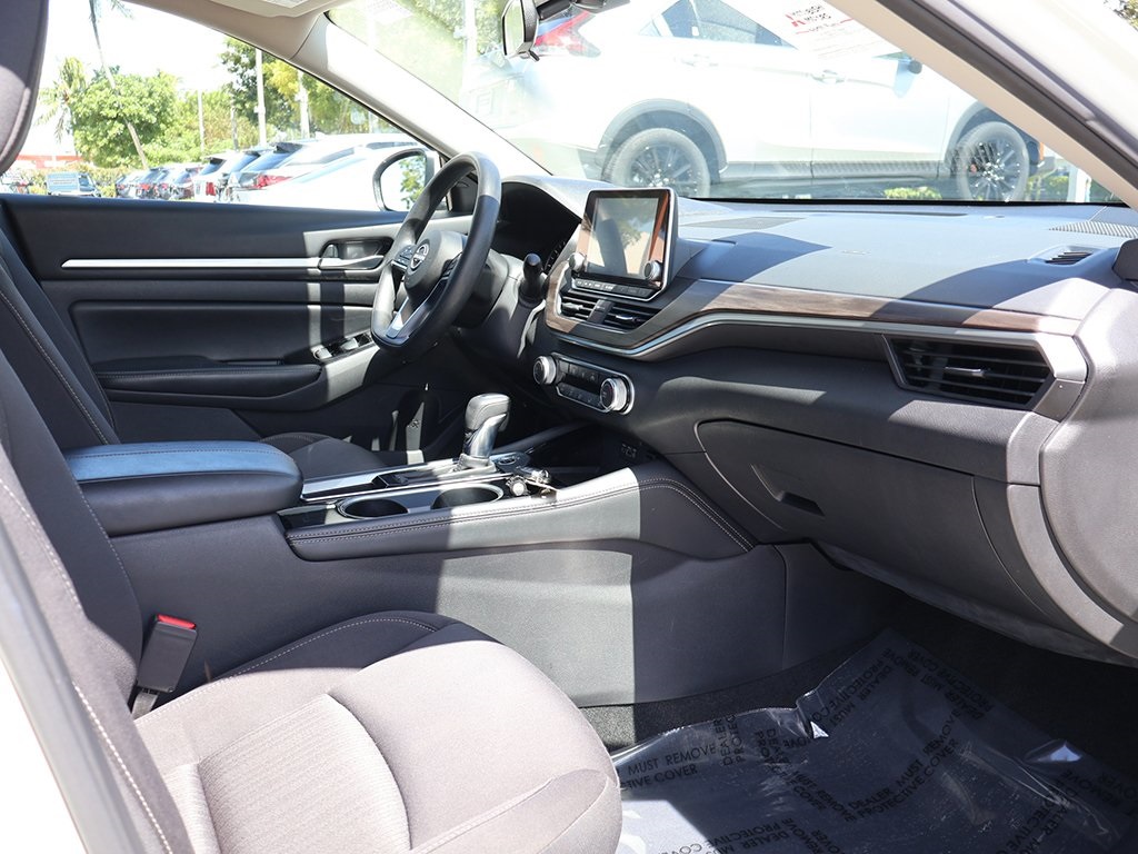 2023 Nissan Altima 2.5 SV photo 25