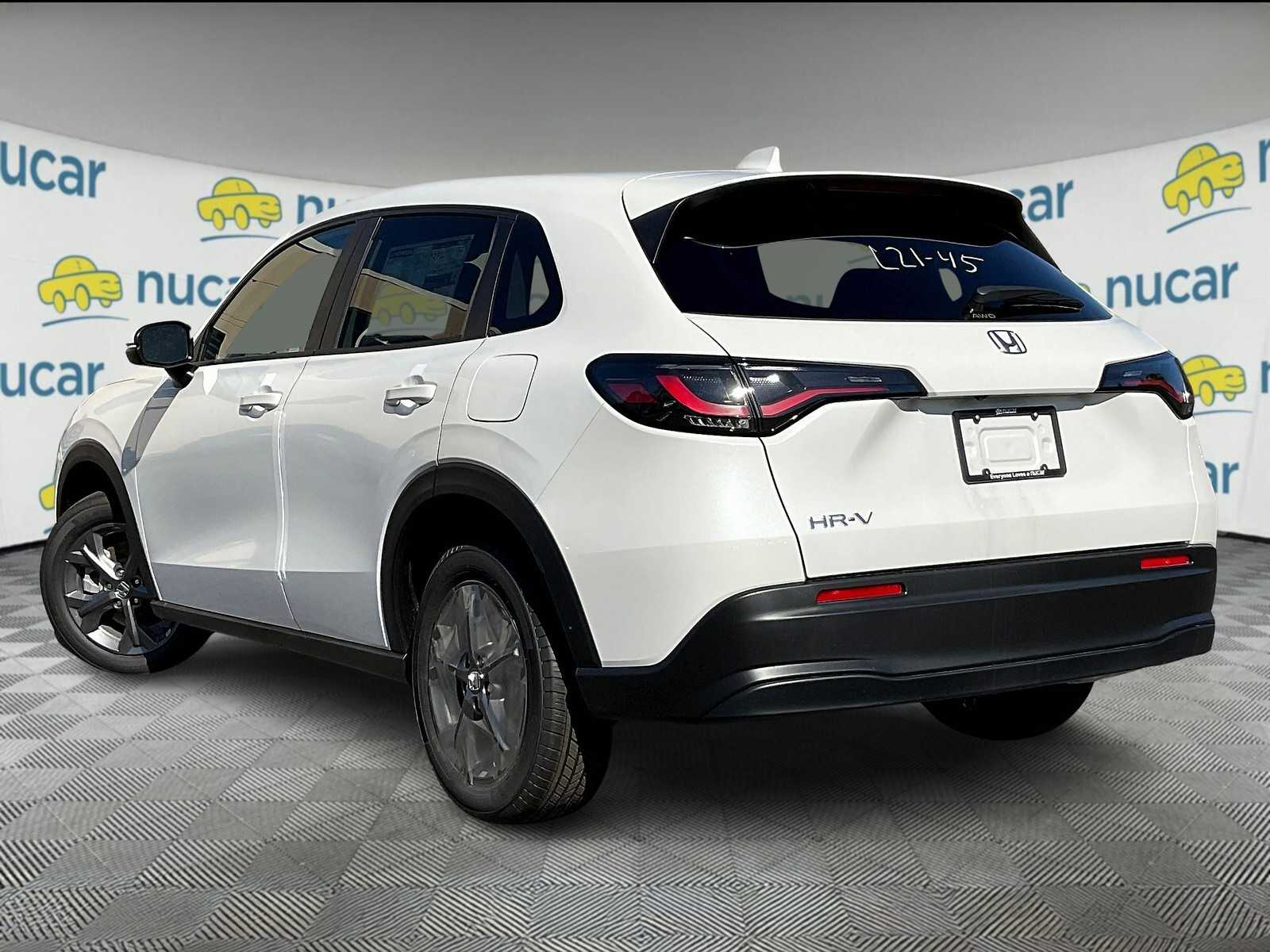 2026 Honda HR-V LX photo 3