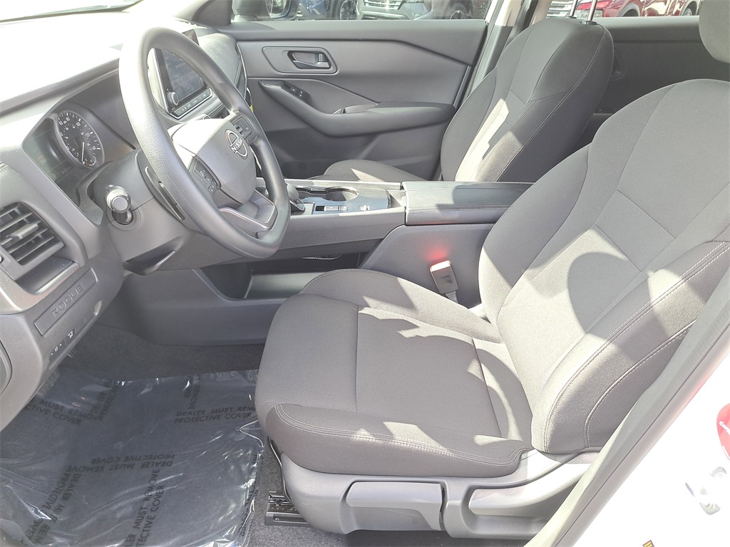 2025 Nissan Rogue S photo 17