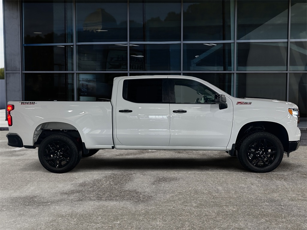2024 Chevrolet Silverado 1500 LT Trail Boss photo 2