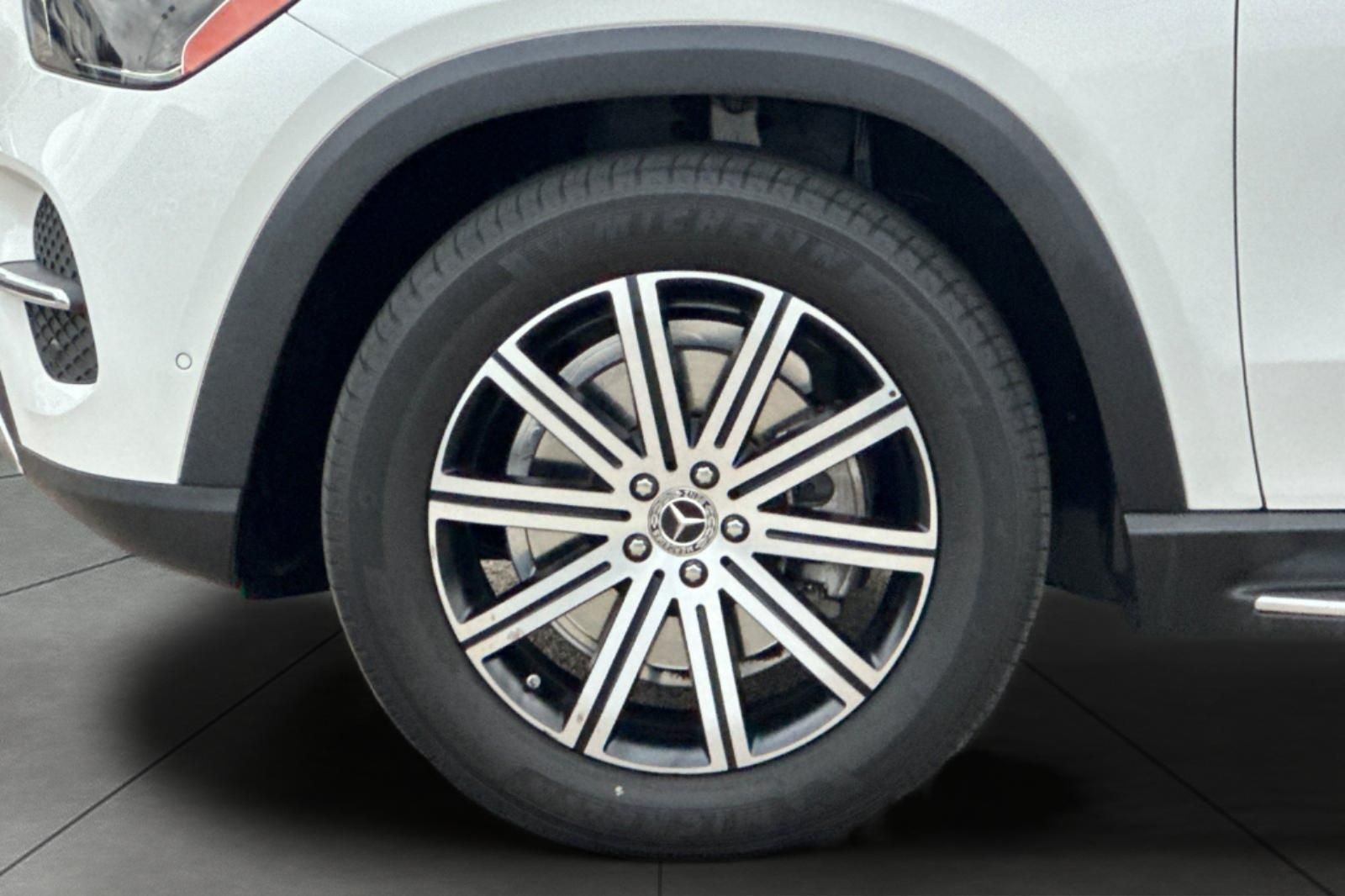 2024 Mercedes Benz GLE 350 4MATIC photo 3