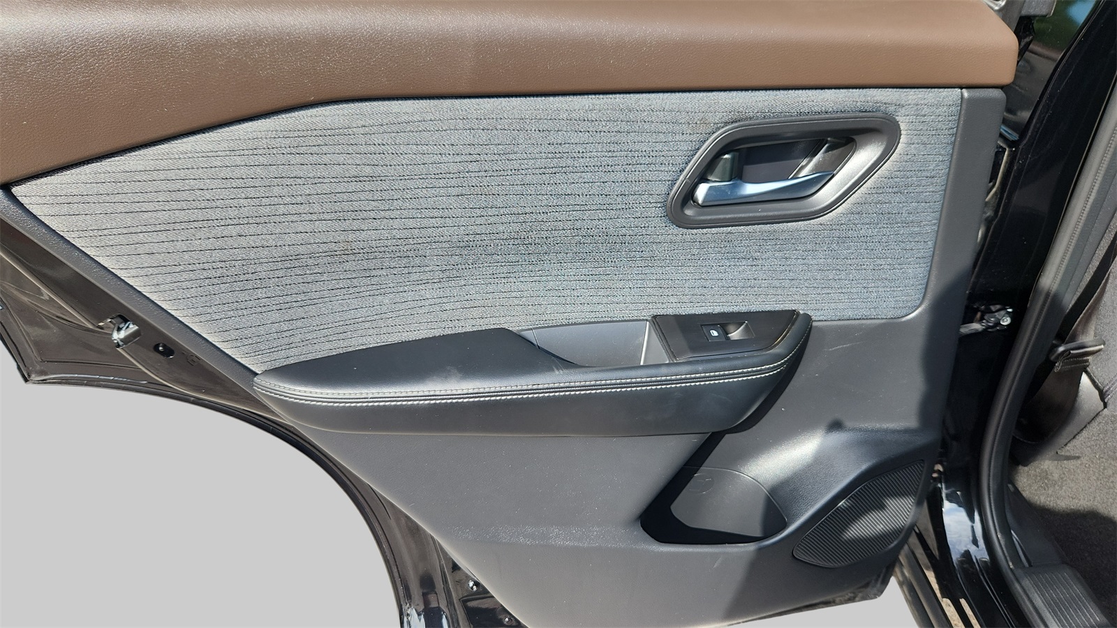 2023 Nissan Rogue SV photo 18